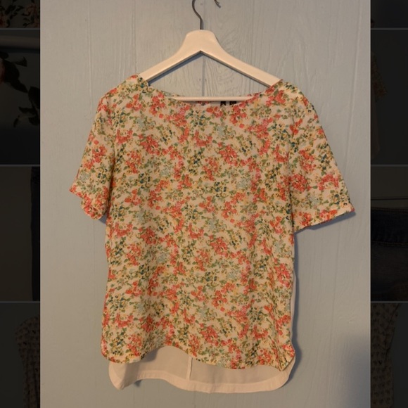 Floral blouse - Picture 4 of 5